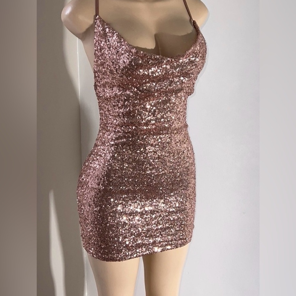 Celebrity Fashion Dress  Mini Rose Gold Size Medium NWT